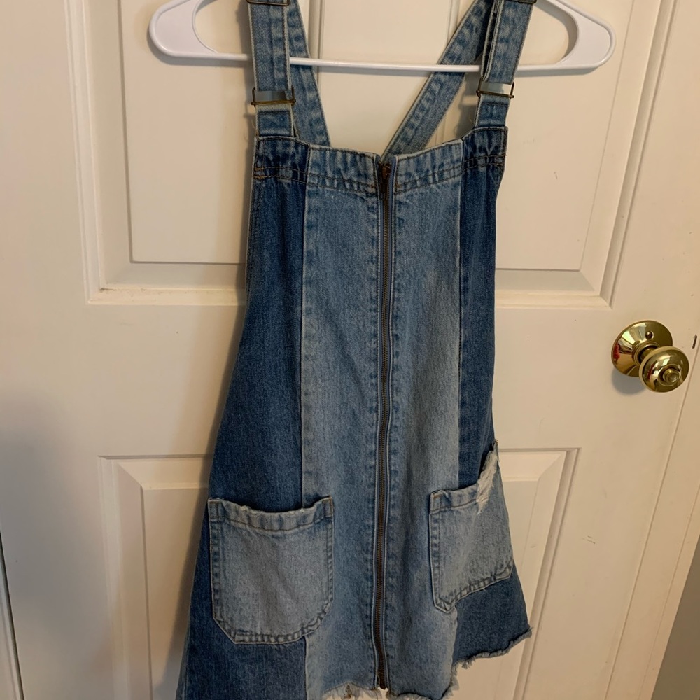 Cute summer denim dress!